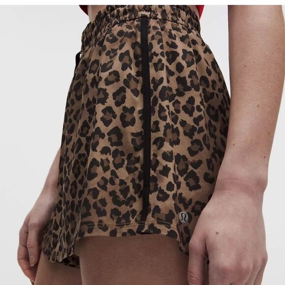 NWT XS swift relaxed high rise running shorts 2.5” lululemon leopard brown - Picture 6 of 8